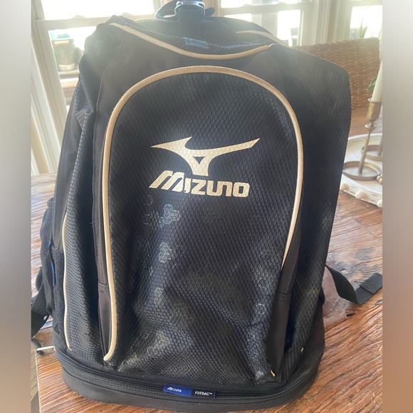 Mizuno backpack style baseball bag - Picture 1 of 4